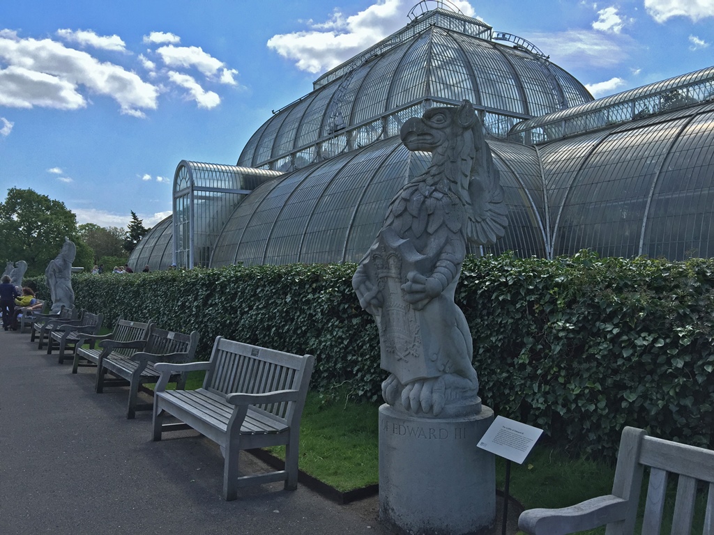 Palm House and Griffin of Edward III